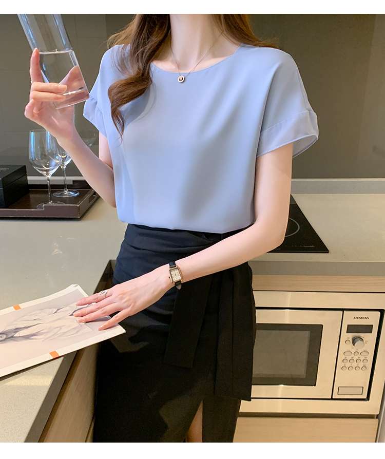 キレイめファッション  シンプルシフォン半袖ブラウス
