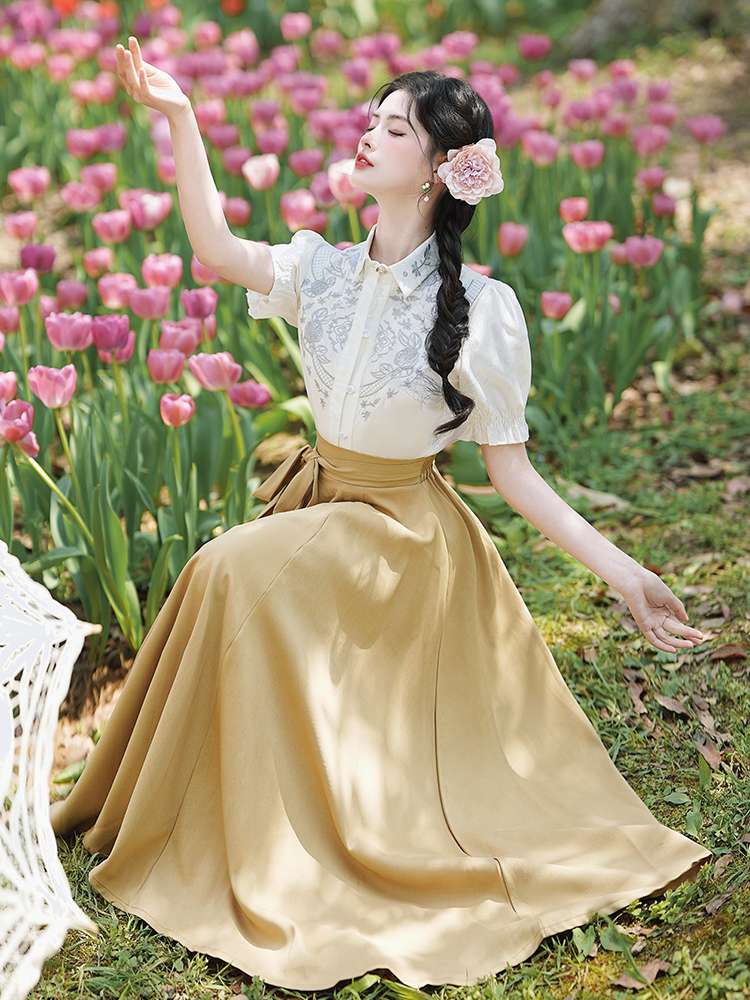 キレイめファッション  華やかリボン付ききれいめフレアロングスカート