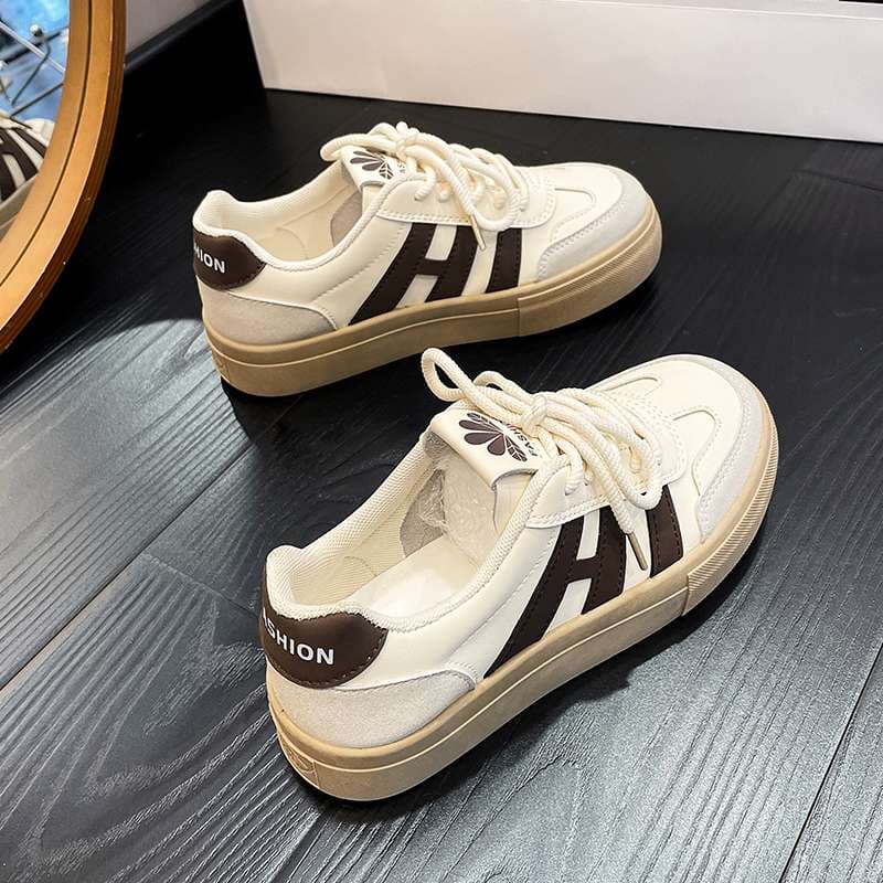 キレイめファッション きれいめファッションデザインシンプルスニーカー