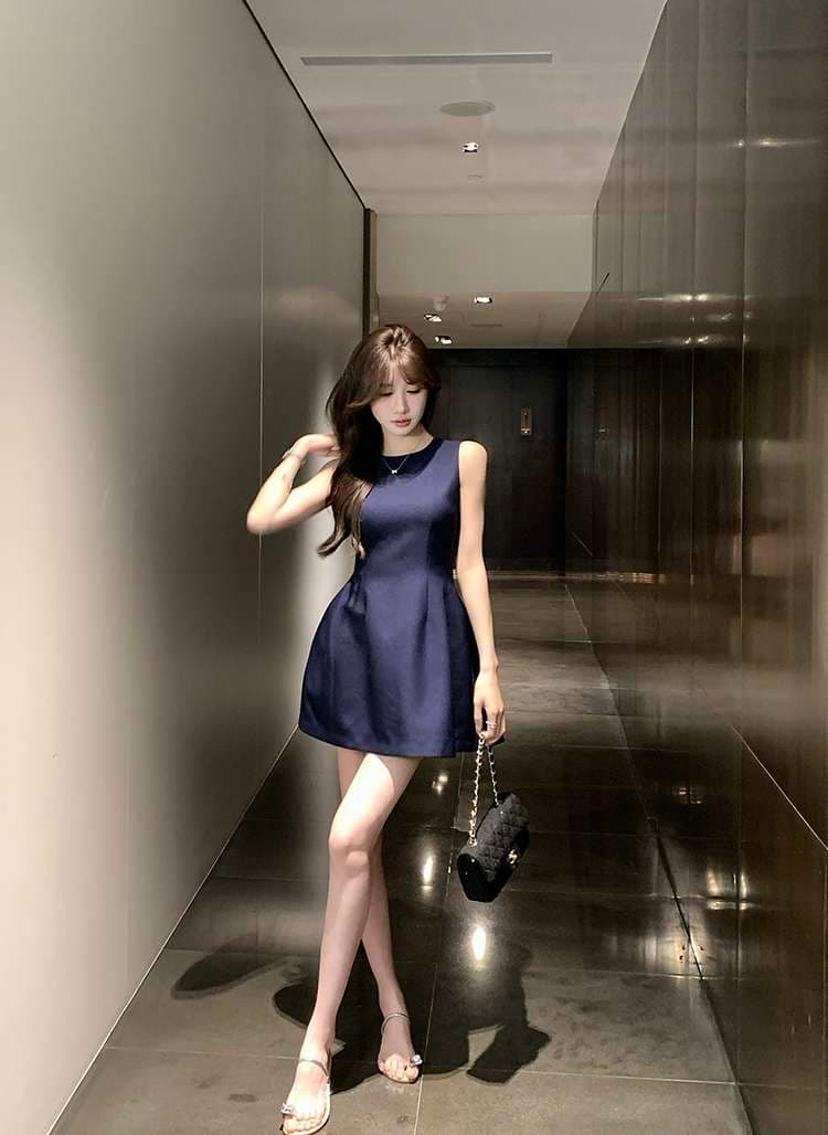 キレイめファッション  エレガントシンプルノースリーブワンピース