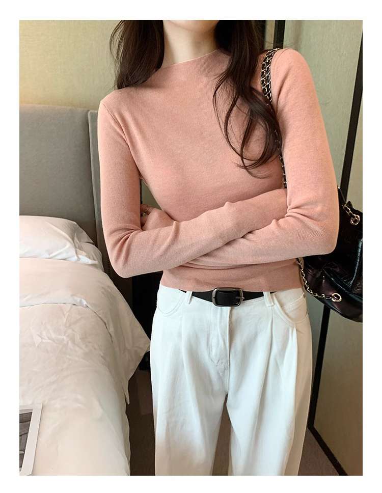 キレイめファッション 柔らかシルエット綺麗目ハイネックニット