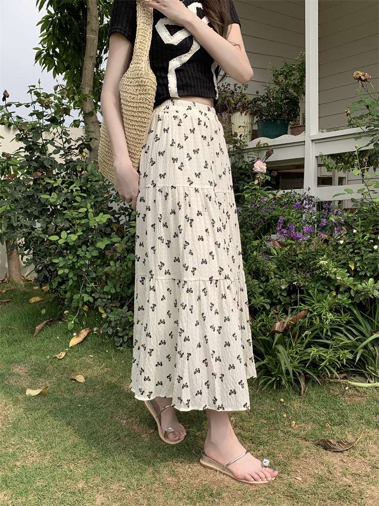 キレイめファッション  蝶々柄きれいめカジュアルティアードマキシスカート