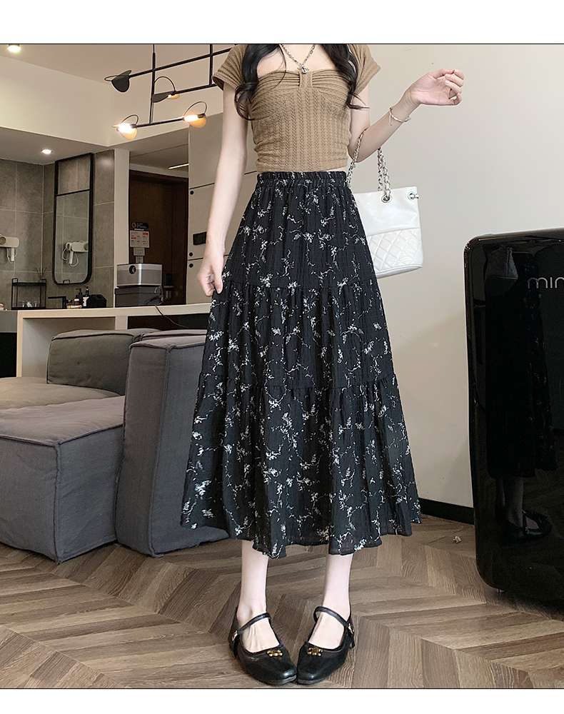 キレイめファッション  きれいめカジュアル花柄プリーツロングスカート