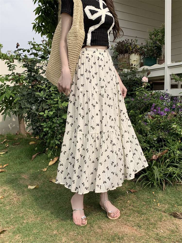 キレイめファッション  蝶々柄きれいめカジュアルティアードマキシスカート