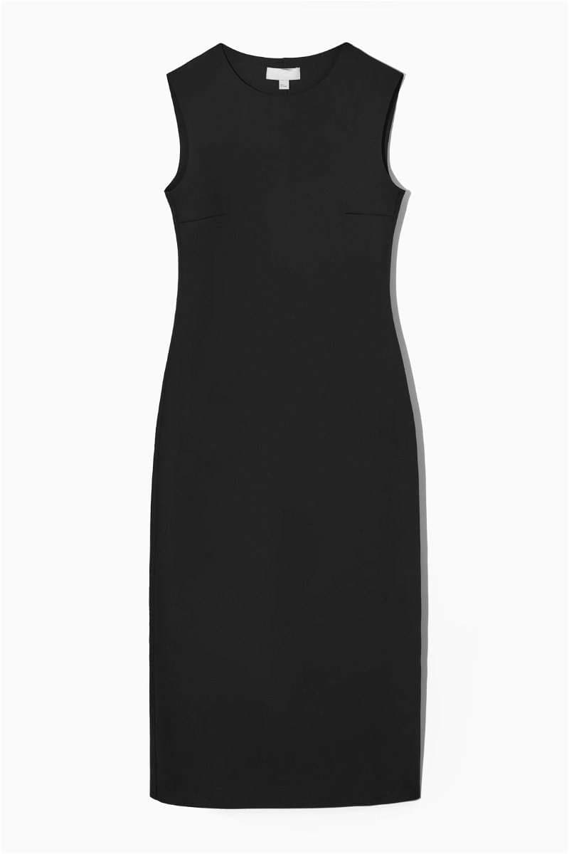 キレイめファッション  スリムシルエットのロングワンピース