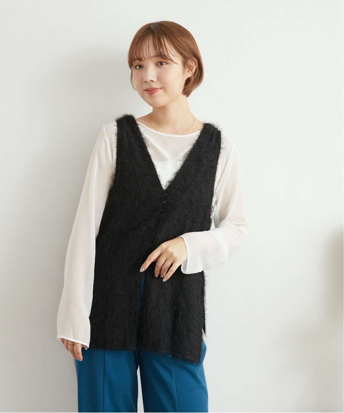キレイめファッション もこもこベスト付きニットアンサンブル