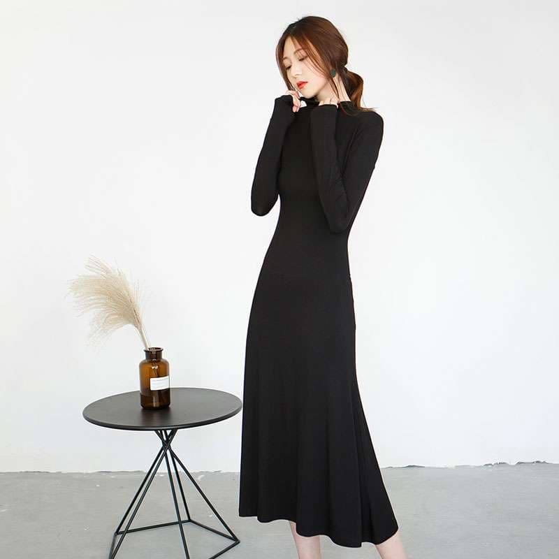 キレイめファッション きれいめシルエットモックネックニットワンピース