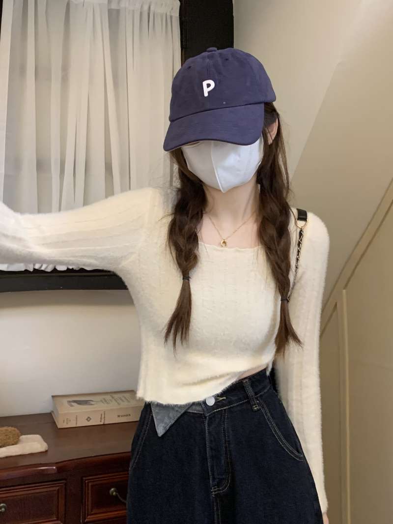 キレイめファッション もこもこ素材ショート丈綺麗目ニット