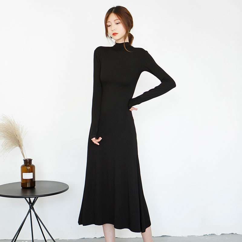 キレイめファッション きれいめシルエットモックネックニットワンピース