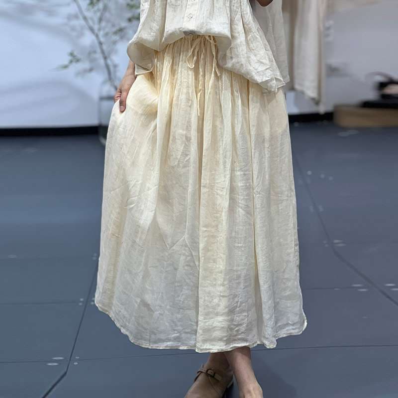 キレイめファッション  ふんわりシルエットのリネンロングスカート