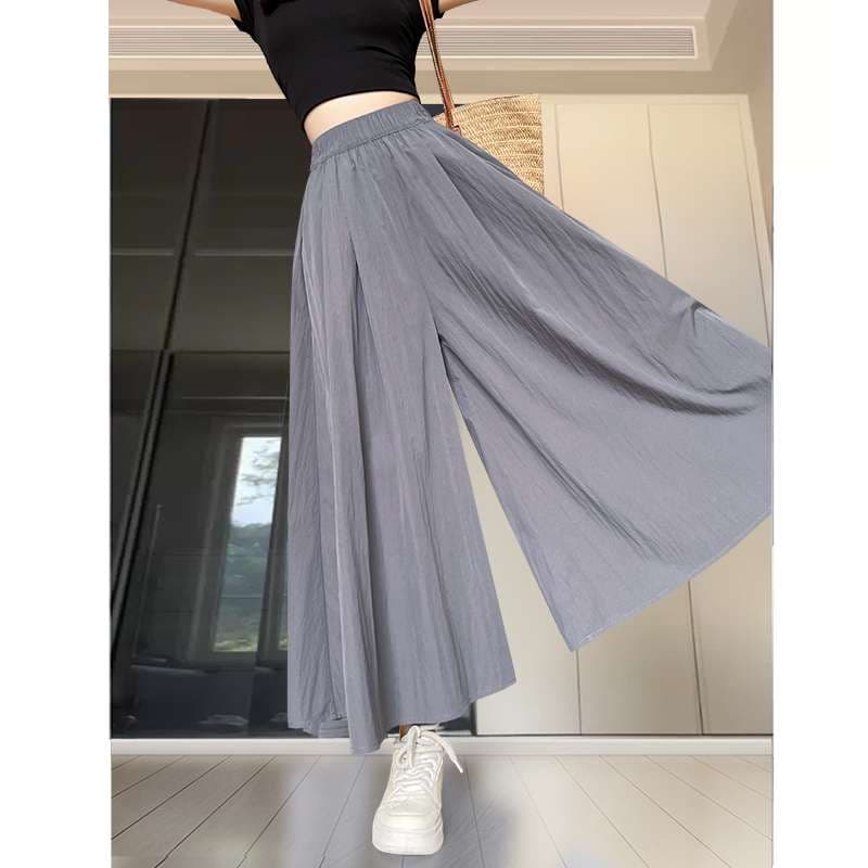 キレイめファッション  ゆったりシルエットのワイドパンツ