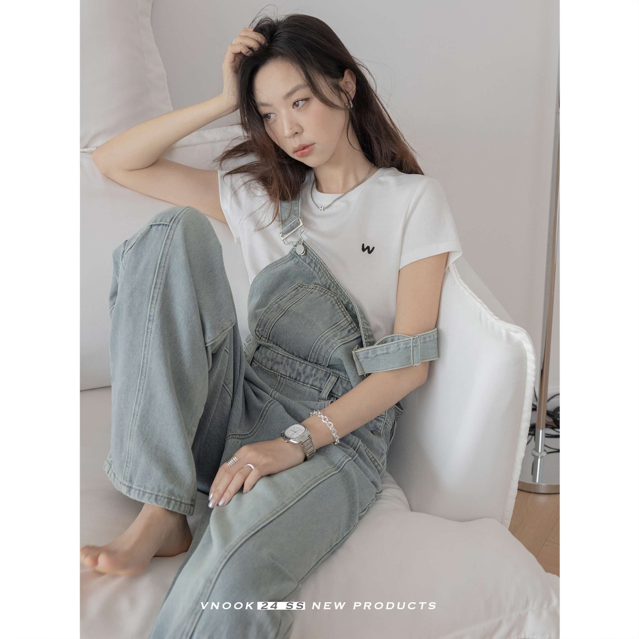 キレイめファッション シンプルワンポイントTシャツ