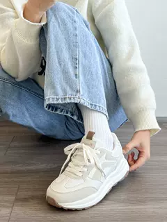 キレイめファッション シンプルグレーメッシュスニーカー