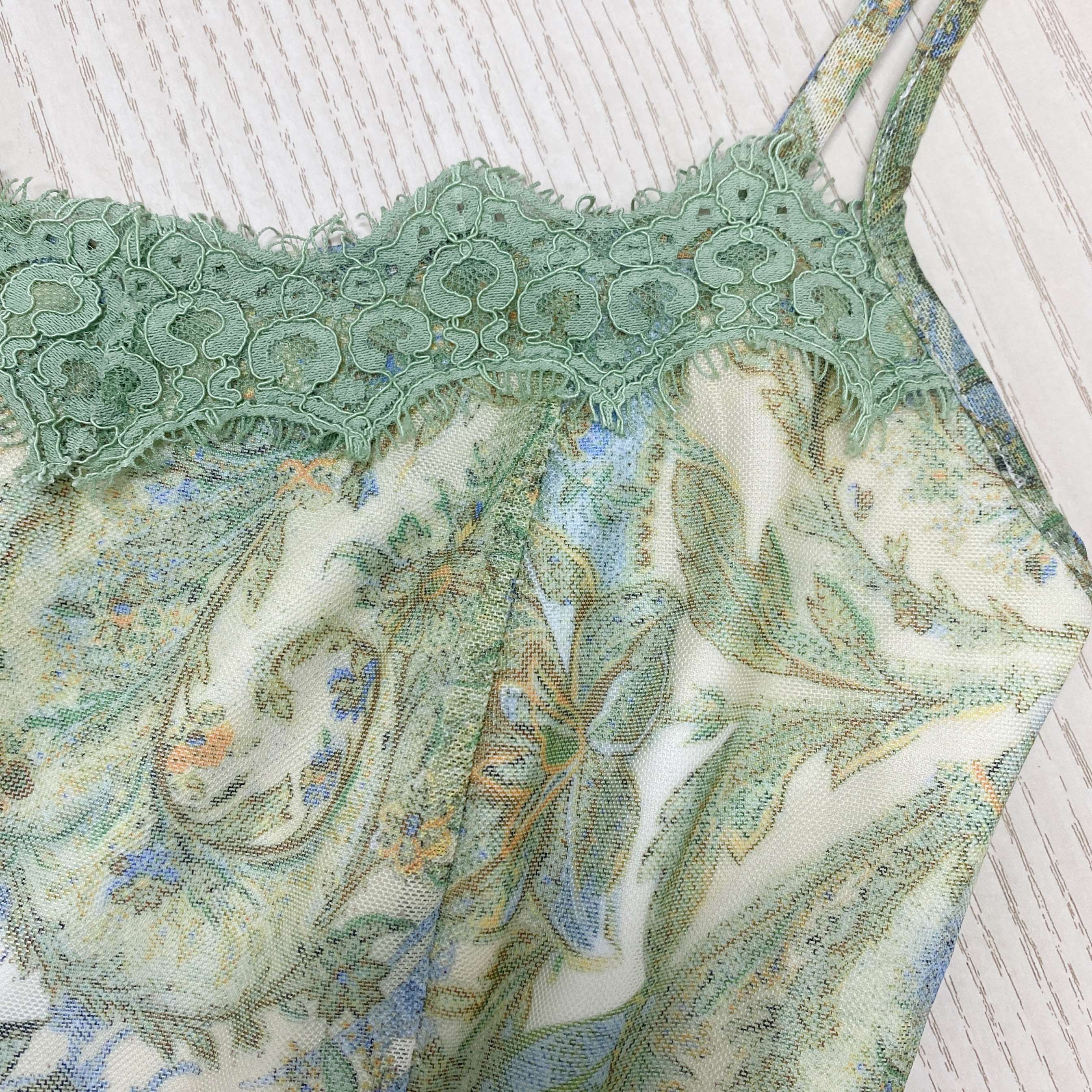 キレイめファッション 花柄刺繍入りキャミソールマキシワンピース